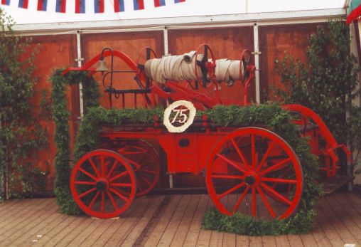 Feuerwehr Pferdekutsche mit Handdruckspritze